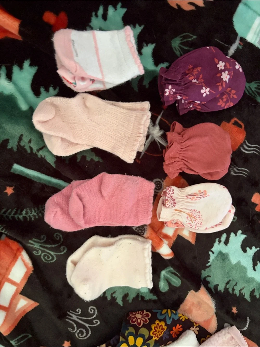 Baby Girls Pink and Purple Mittens & Socks Set - Unbranded